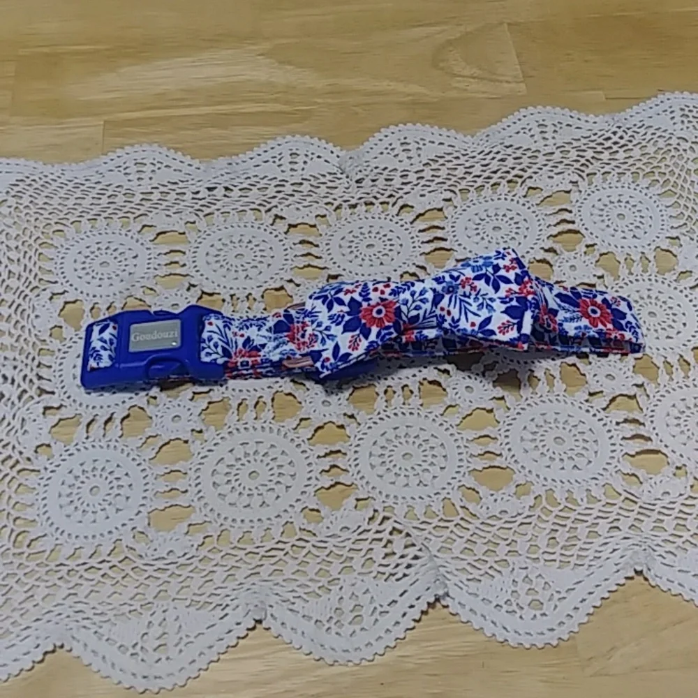 Dog Collar,  floral pattern, size Large, new item